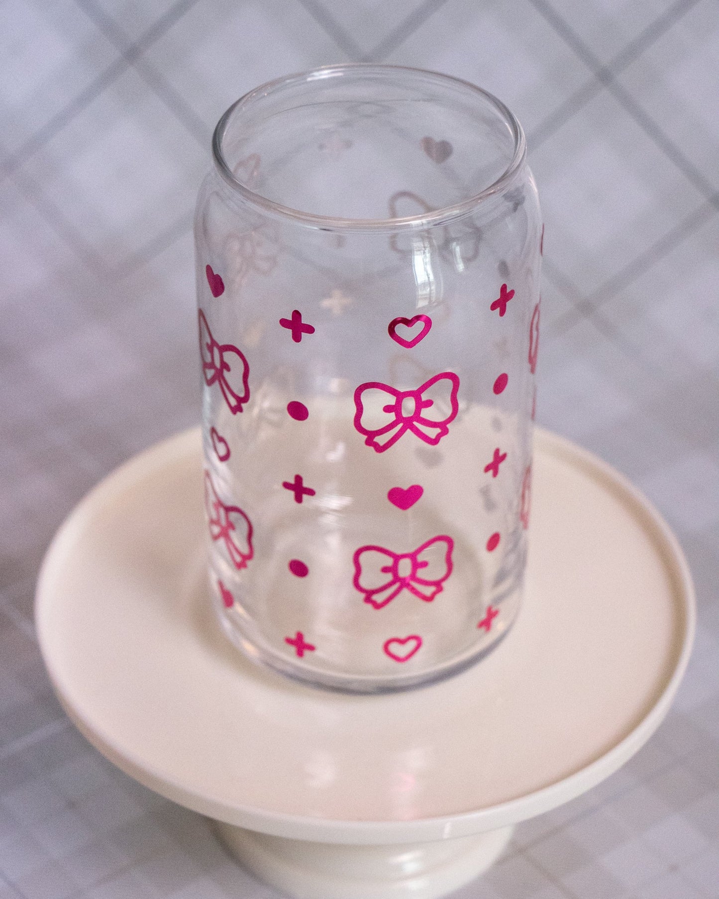 Glass cup with patterned pink bows vinyl